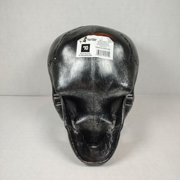 Old East Main Co Black Plastic 7 inch Skull Halloween Tabletop Decor Green Eyes - Picture 13 of 14